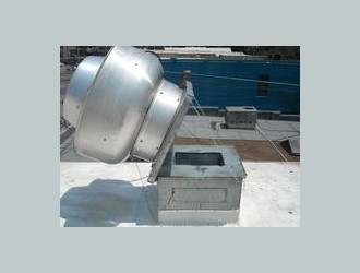 Hinges prevent wear and tear on wires and the fan itself and are now required according to NFPA #96 ventilation standards. (industrial grade steel)<br>
<b>$140.00 (includes install)</b> A metal exhaust fan on the roof of a building.